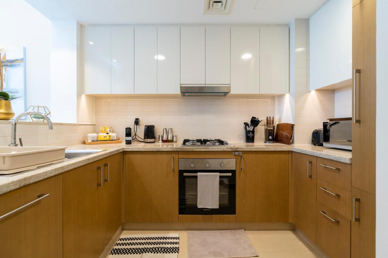 Prestige Living 1Br With Full Burj Khalifa View By Auberge Dubai Exteriör bild