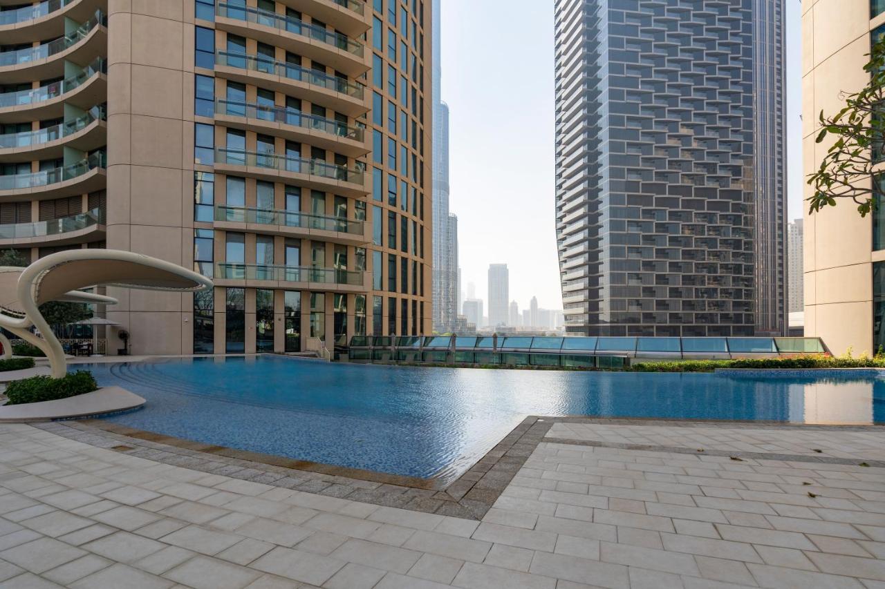 Prestige Living 1Br With Full Burj Khalifa View By Auberge Dubai Exteriör bild